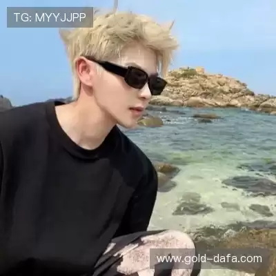孔铃媚