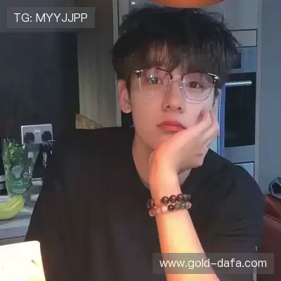 庞眉